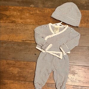 First Impressions Striped Baby Set - Black and White